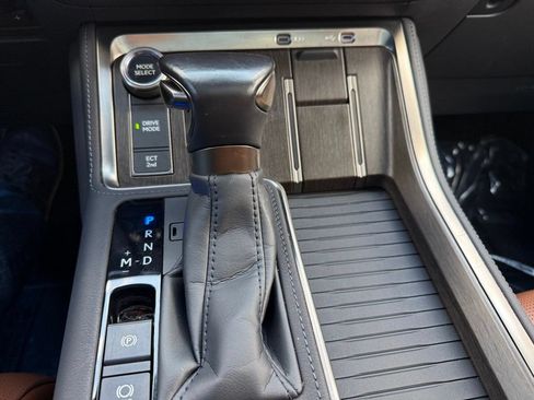 Used 2025 Lexus GX 550 AWD/4WD image 18