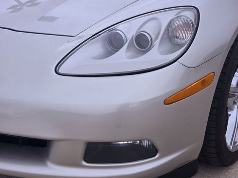 Used 2006 Chevrolet Corvette Coupe image 10