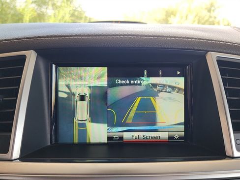 Used 2015 Mercedes-Benz GL 450 4MATIC w/ Lighting Package image 49