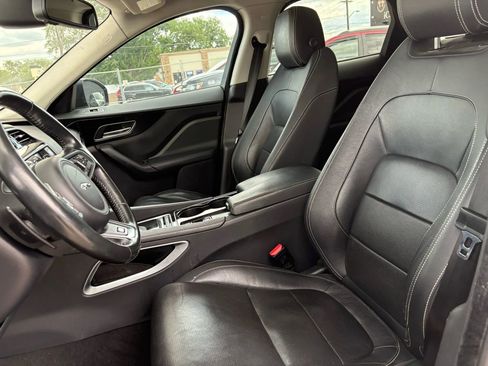 Used 2017 Jaguar F-PACE R-Sport image 11