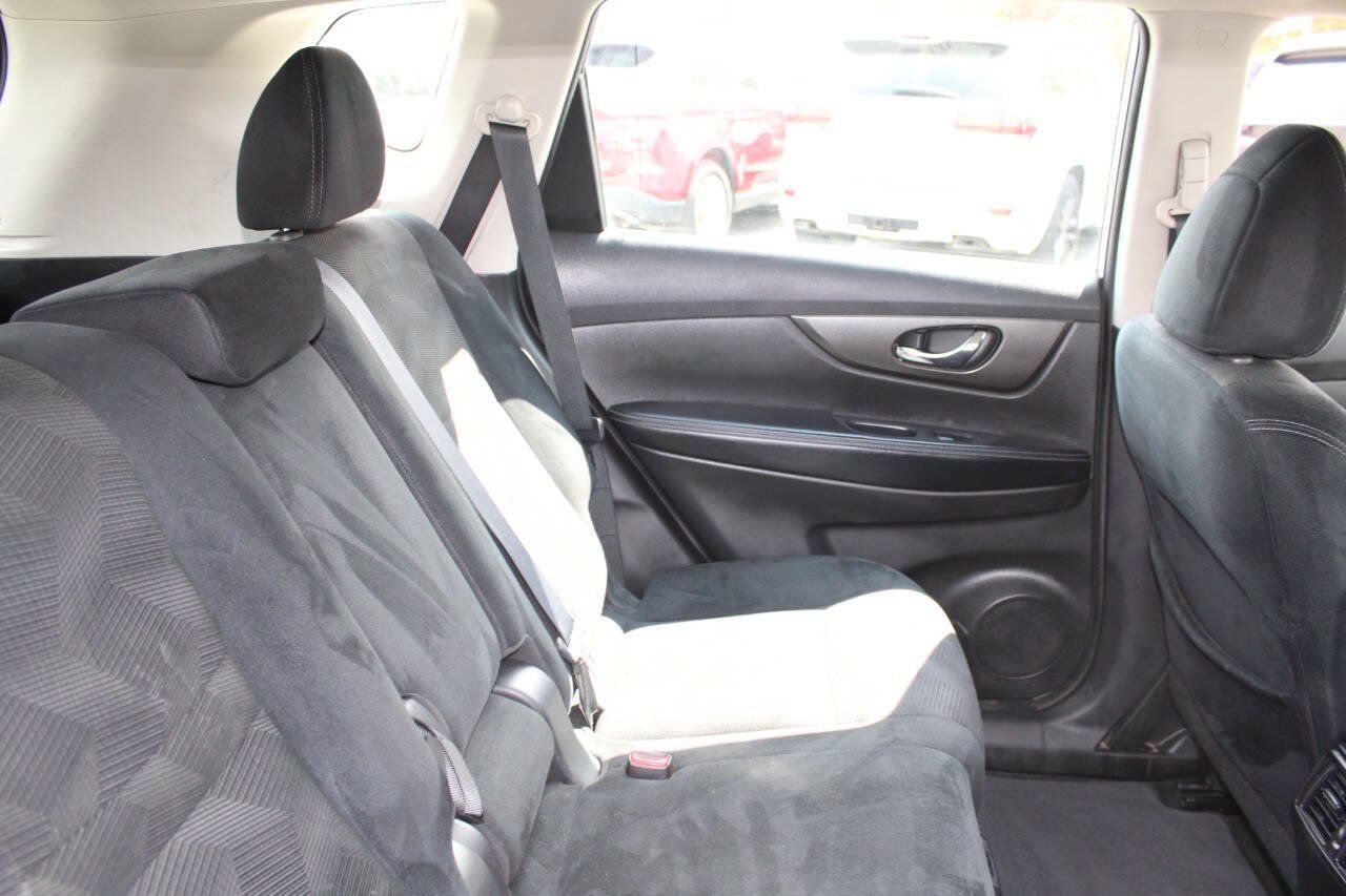 Used 2015 Nissan Rogue S AWD/4WD image 18