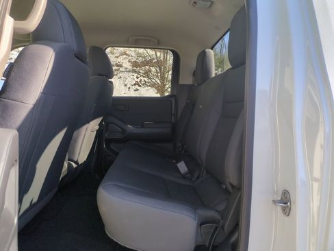 Used 2024 Nissan Frontier S image 15