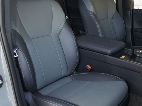 Used 2026 Lexus GX 550 550 Luxury+ w/ Accessory Package (2T) image 11