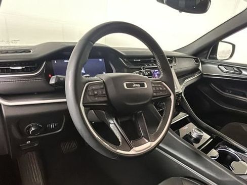 Used 2023 Jeep Grand Cherokee L Laredo AWD/4WD image 13