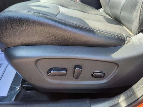 Used 2019 Nissan Rogue SL w/ Premium Package AWD/4WD image 14