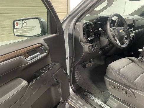 Used 2023 Chevrolet Silverado 1500 LT AWD/4WD image 10