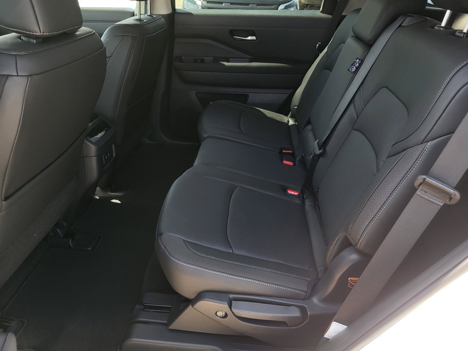 New 2026 Nissan Pathfinder SL w/ Cargo Package FWD image 15