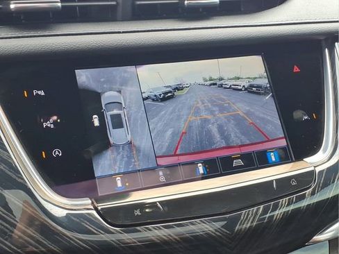 Used 2024 Cadillac XT6 Premium Luxury w/ Technology Package AWD/4WD image 6