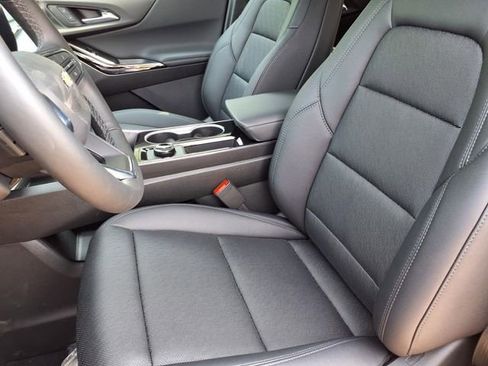 New 2026 Chevrolet Equinox LT w/ Convenience Package II image 3