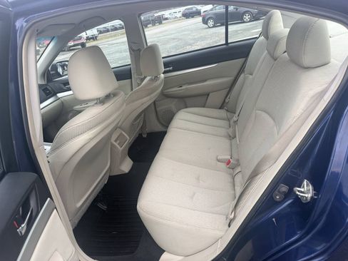 Used 2011 Subaru Legacy 2.5i Premium w/ All-Weather Pkg AWD/4WD image 11