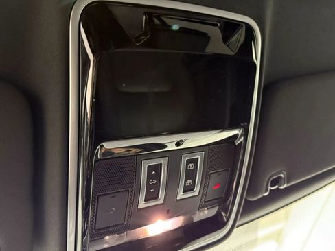 Used 2019 Land Rover Range Rover Long Wheelbase Supercharged image 36