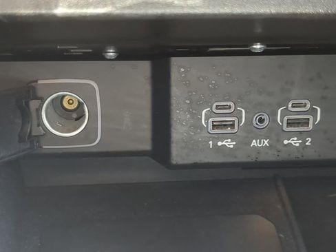 Used 2024 Jeep Wagoneer Series II w/ Flexible Seating Group RWD image 27