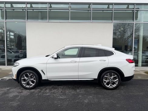 Used 2022 BMW X4 xDrive30i w/ Premium Package image 2