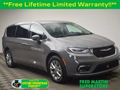 Used 2023 Chrysler Pacifica Touring-L