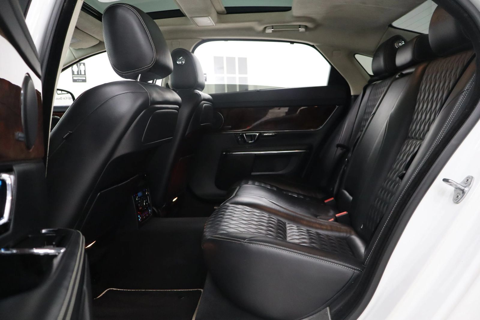 Used 2016 Jaguar XJ L Portfolio AWD/4WD image 17