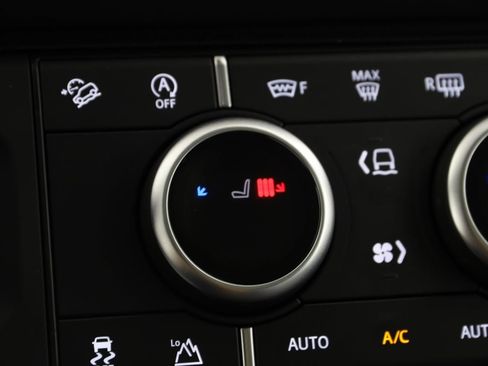 Used 2023 Land Rover Defender 110 S image 9