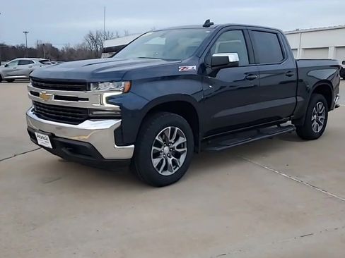 Used 2022 Chevrolet Silverado 1500 LT image 4