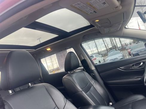 Used 2015 Nissan Rogue SL w/ SL Premium Package image 16