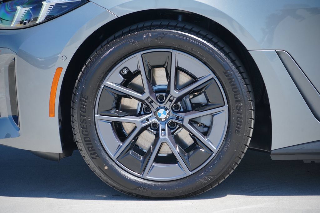 New 2026 BMW i4 eDrive40 w/ Premium Package RWD image 5