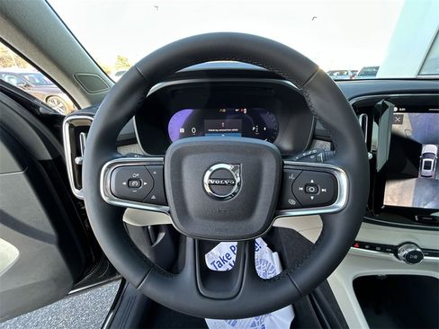 Certified 2023 Volvo XC40 B5 Plus w/ Driver Assist Package image 18