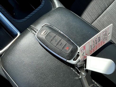 Used 2024 Nissan Sentra SV image 12