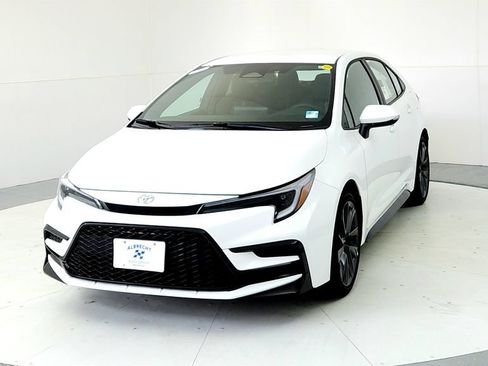 New 2026 Toyota Corolla SE FWD image 2