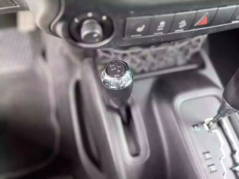 Used 2015 Jeep Wrangler Unlimited Sahara w/ Connectivity Group image 16