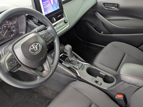 Used 2025 Toyota Corolla LE image 4