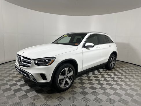Used 2022 Mercedes-Benz GLC 300 4MATIC image 3