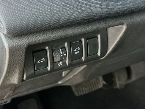 Used 2024 Subaru Outback Premium image 9