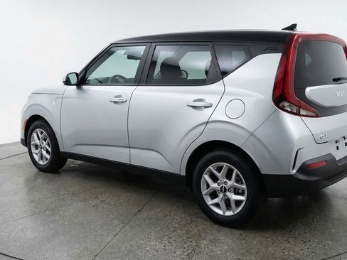 Used 2025 Kia Soul LX w/ LX Technology Package FWD image 6