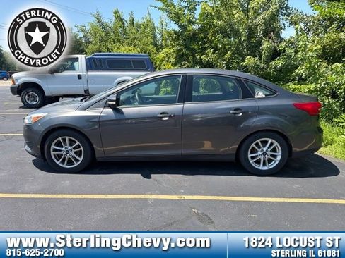 Used 2015 Ford Focus SE FWD image 6