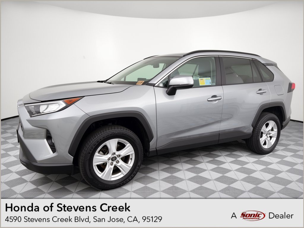 Used 2021 Toyota RAV4 XLE AWD/4WD image 1