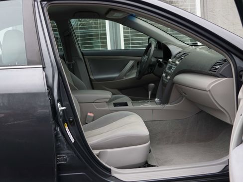 Used 2009 Toyota Camry Hybrid image 32