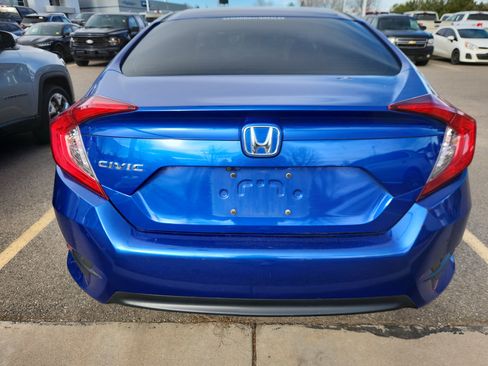 Used 2018 Honda Civic LX image 4