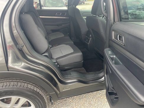 Used 2018 Ford Explorer XLT AWD/4WD image 13