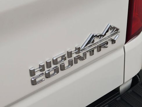 Used 2024 Chevrolet Silverado 1500 High Country w/ Technology Package RWD image 10