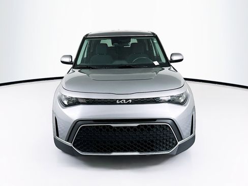 Used 2025 Kia Soul LX w/ LX Technology Package image 2