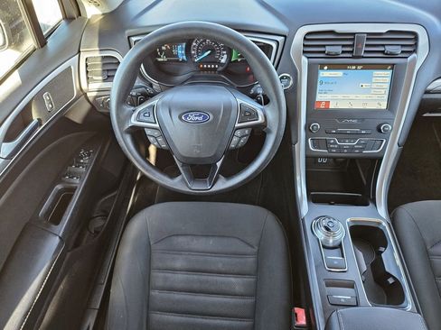 Used 2019 Ford Fusion SE image 32