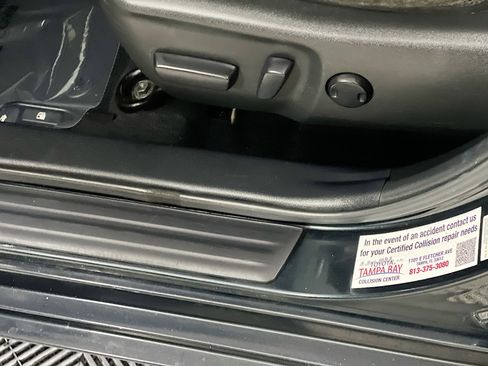 Used 2015 Toyota Camry SE FWD image 16