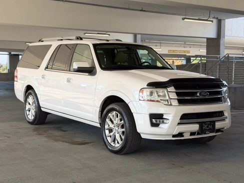 Used 2015 Ford Expedition EL Limited w/ Equipment Group 301A AWD/4WD image 3