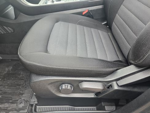 Used 2022 Ford Edge SE image 18