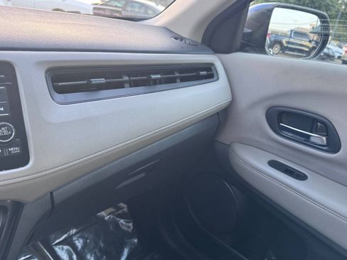 Used 2017 Honda HR-V LX image 15