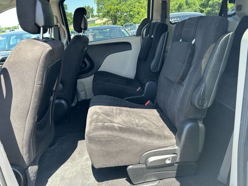 Used 2011 Dodge Grand Caravan Mainstreet w/ PWR Convenience Group image 10