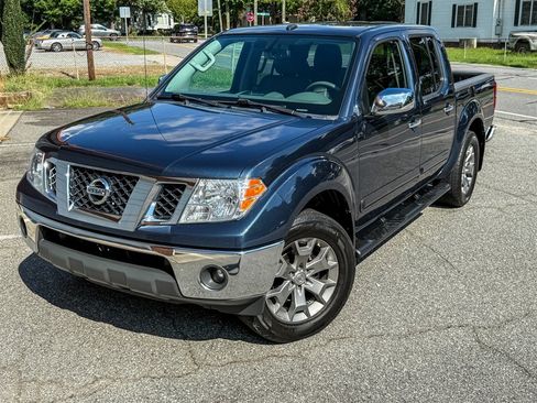 Used 2019 Nissan Frontier SL AWD/4WD image 6