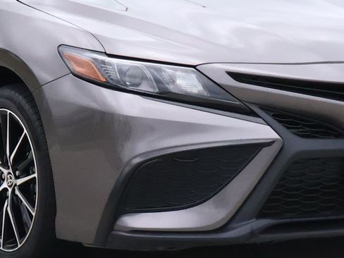 Used 2024 Toyota Camry SE FWD image 7