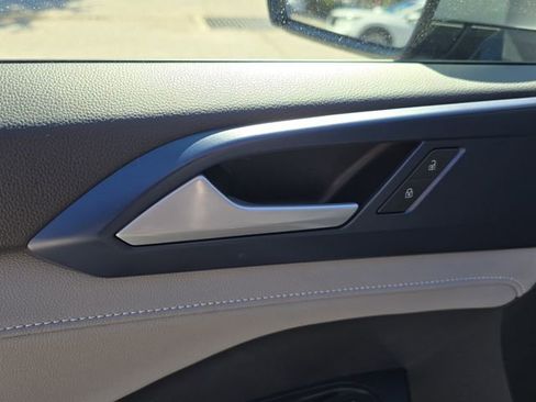 Used 2024 Volkswagen Taos SE image 20