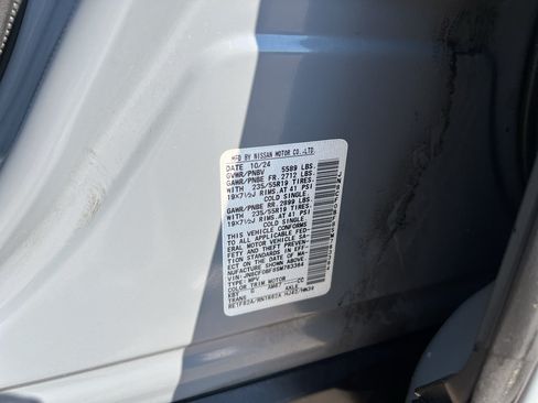 Used 2025 Nissan Ariya AWD image 17
