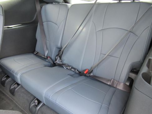 Used 2024 Buick Enclave Essence w/ Technology Package FWD image 34