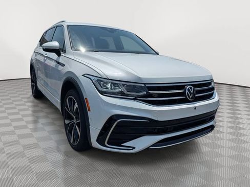 Used 2022 Volkswagen Tiguan SEL R-Line AWD/4WD image 4